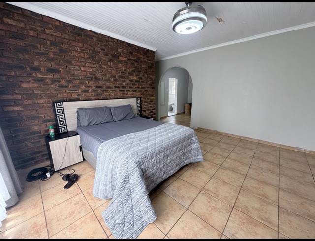 4 BEDROOM FREESTANDING FOR SALE IN SUNAIR PARK